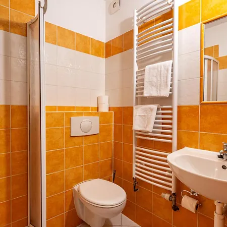 Houda Bouda - Penzion&apartmány Boží Dar